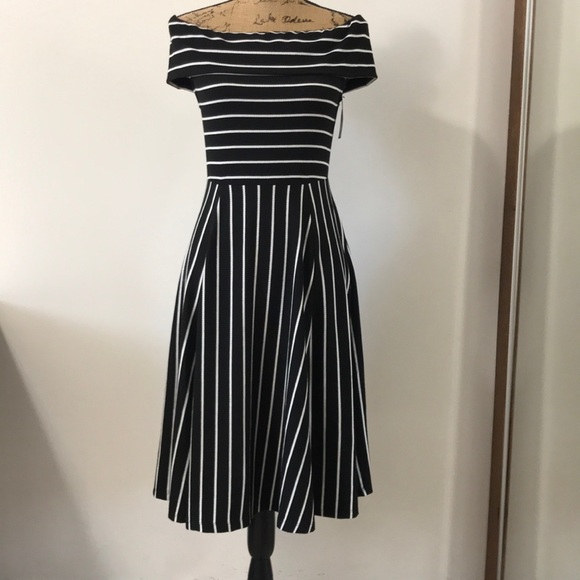 Mossimo Supply Co. Dresses & Skirts - NWT Mossimo off the shoulder knit dress. Size M.
